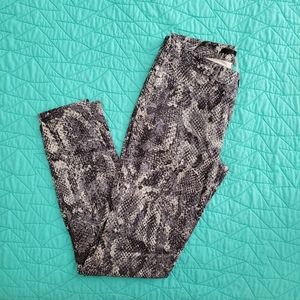 Kenzie animal print Women's size 4 pants